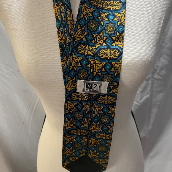 TIES VERSACE - Picture 4 of 5